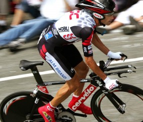 开云体育APP下载-步行者拿下勇士，乔治冠军级表现，当坚韧的蓝领军团撕碎华丽金州