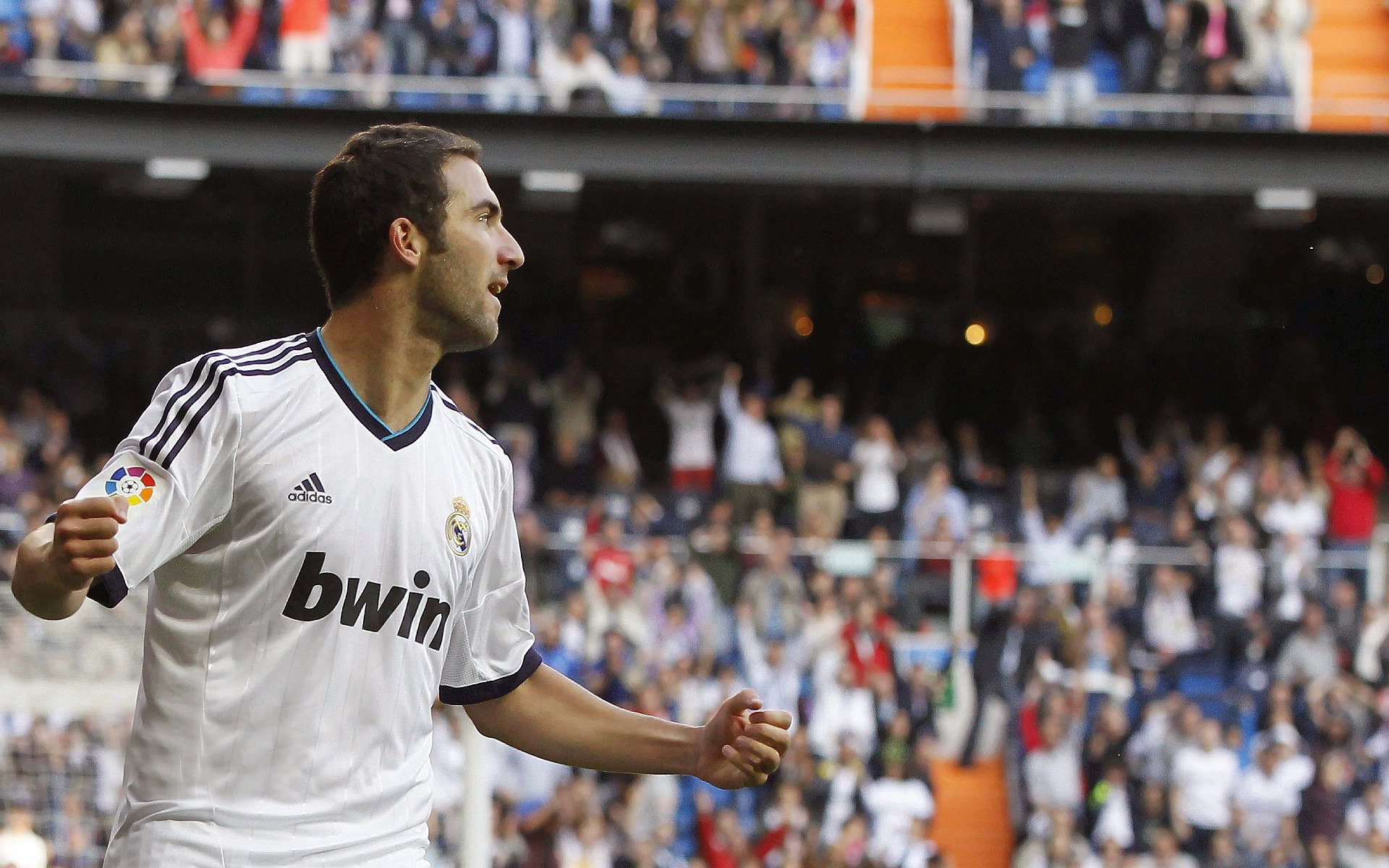 沙特血拼日本，斯通斯在F1年度争冠接管比赛，赛道上的地缘政治与钢铁意志